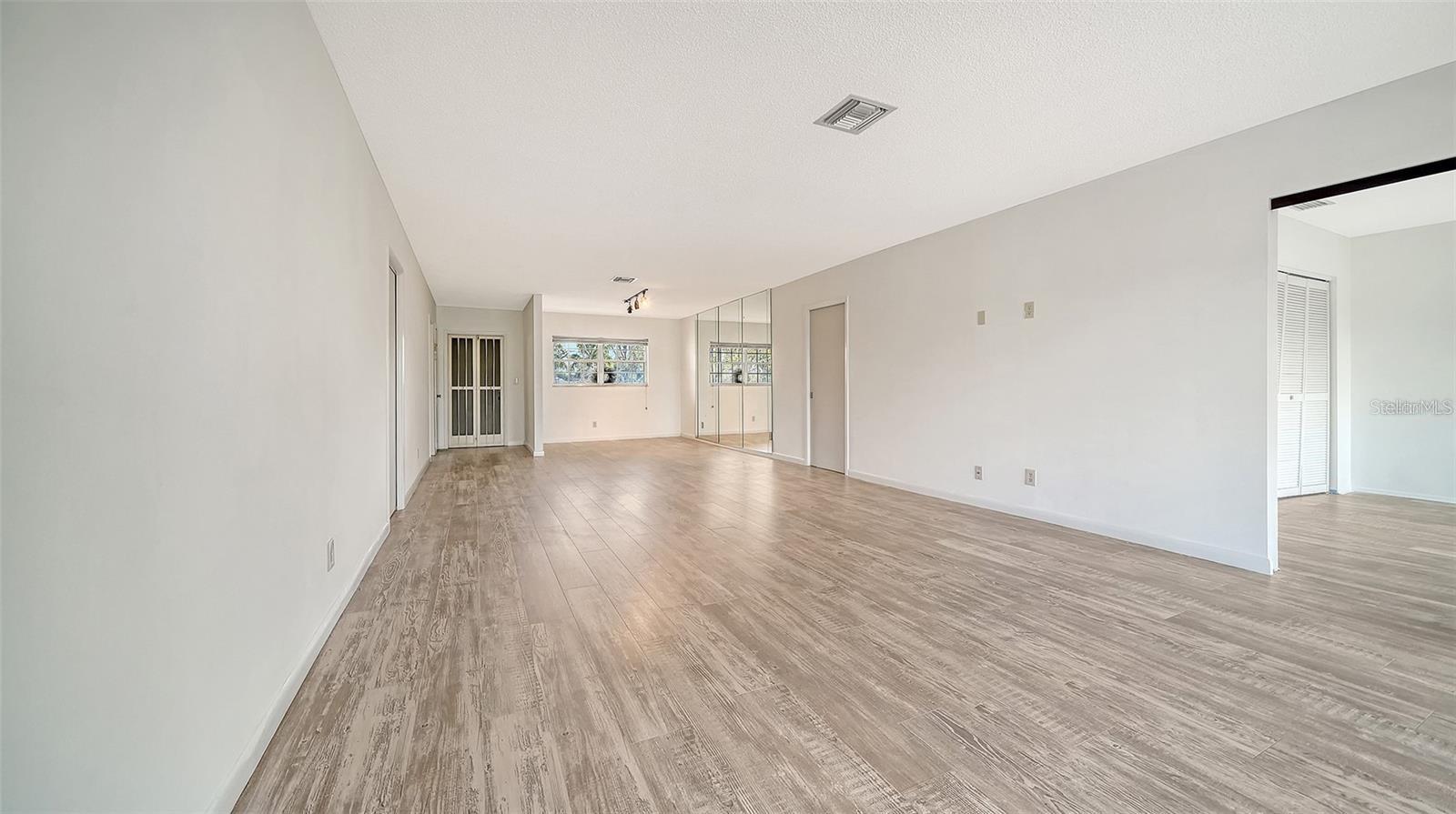 Image 8 of 27 For 7880 Palm Aire Lane 203