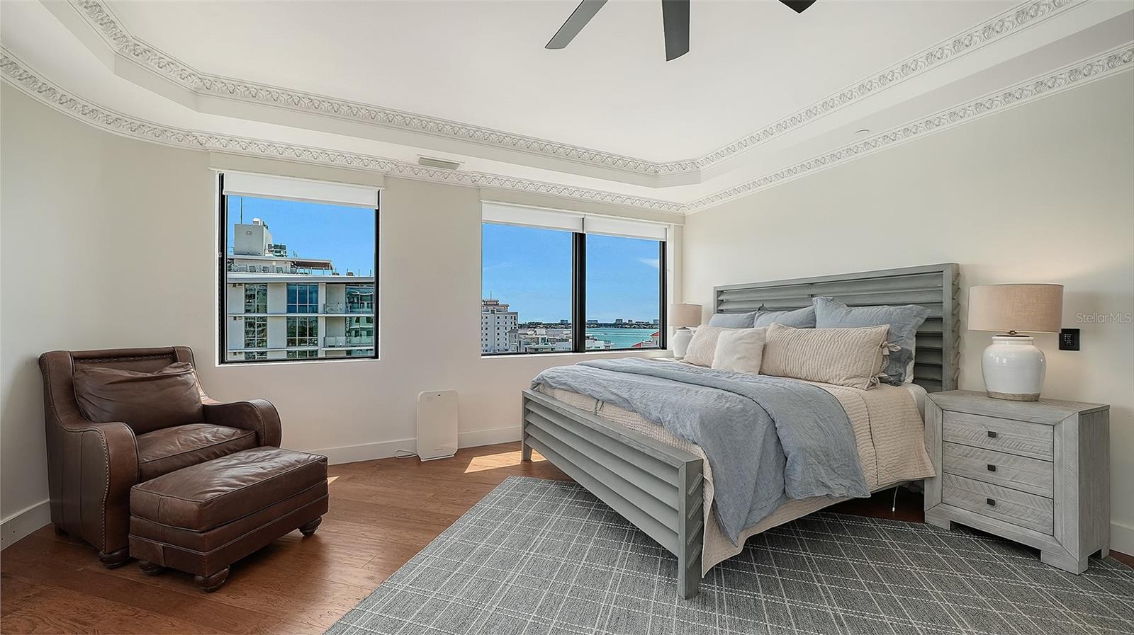 Image 20 of 55 For 128 Golden Gate Point 901b