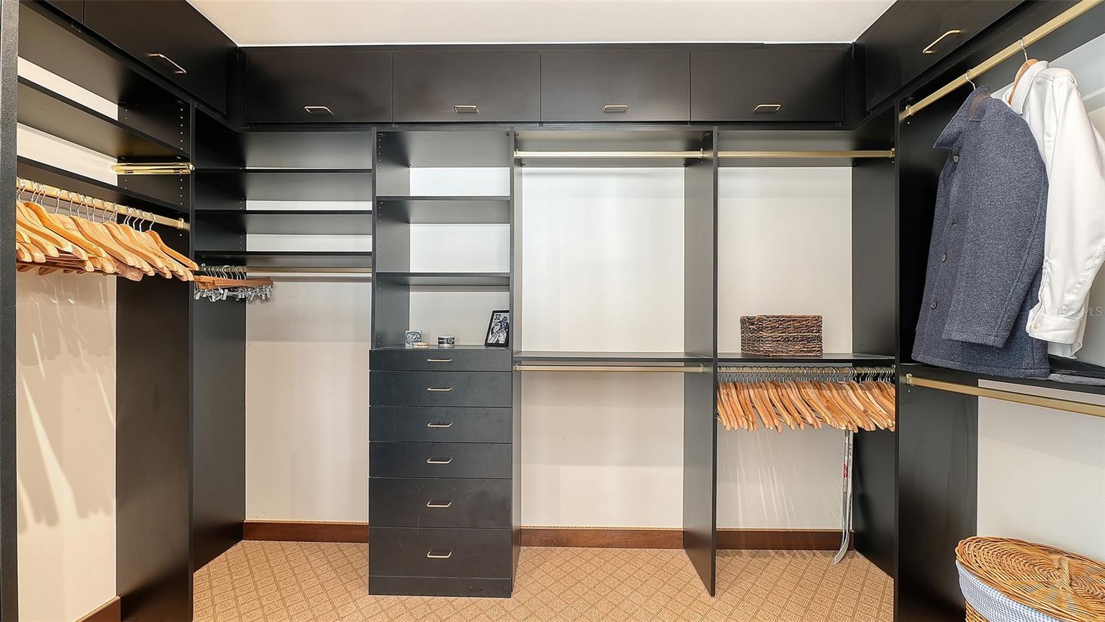 Image 21 of 55 For 128 Golden Gate Point 901b