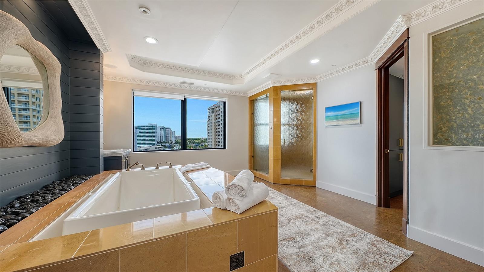 Image 23 of 55 For 128 Golden Gate Point 901b