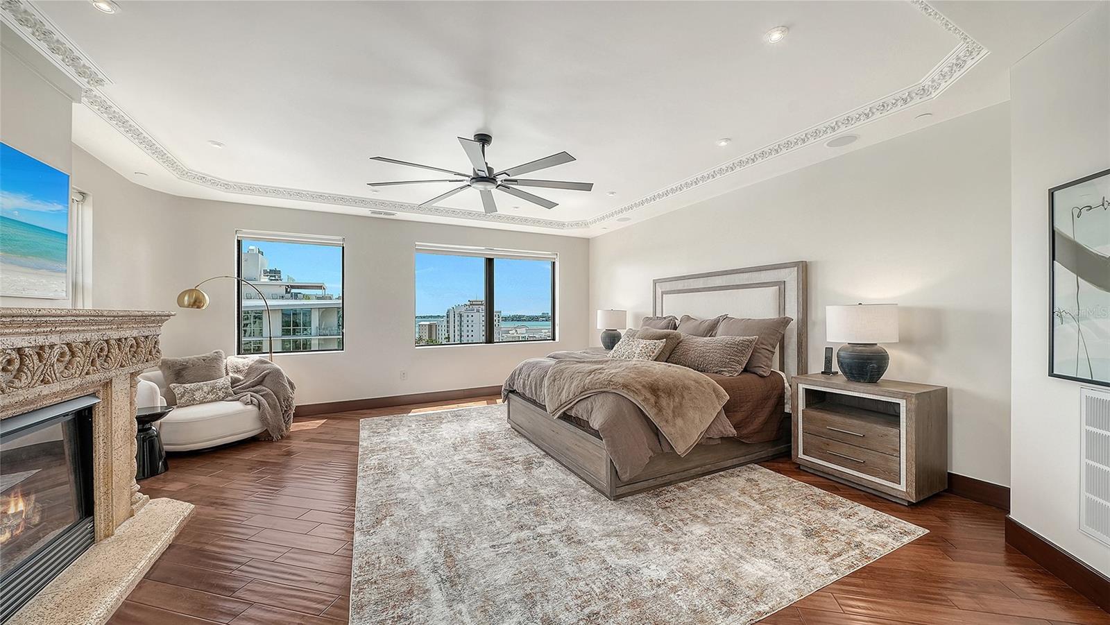 Image 30 of 55 For 128 Golden Gate Point 901b