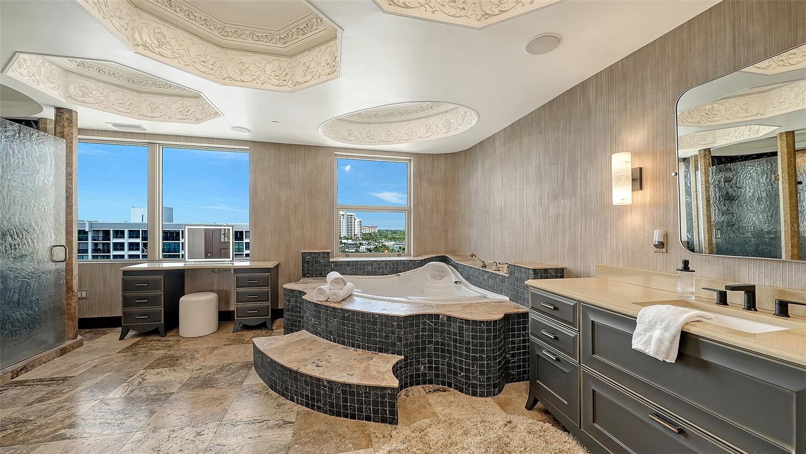 Image 32 of 55 For 128 Golden Gate Point 901b