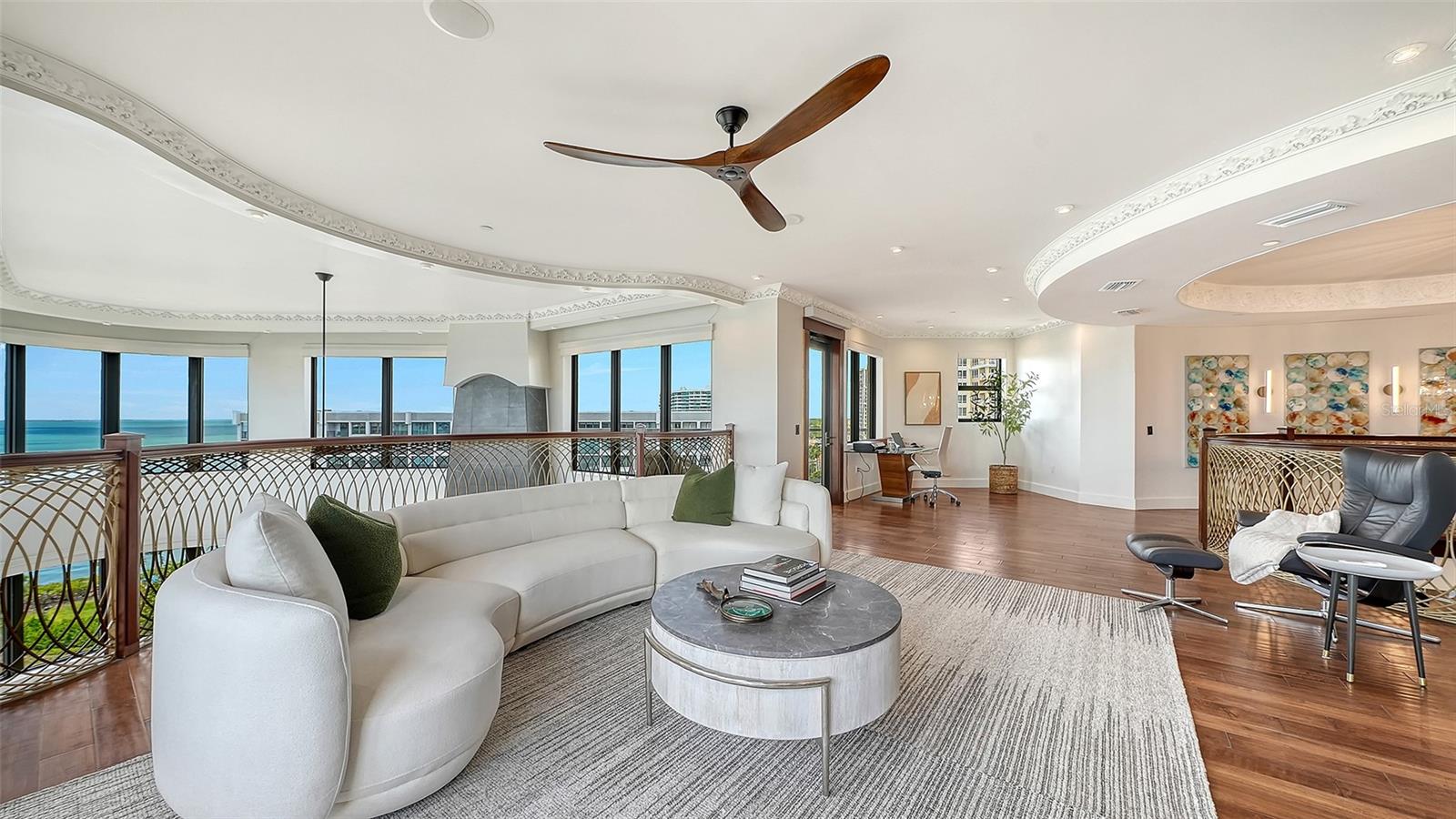 Image 37 of 55 For 128 Golden Gate Point 901b