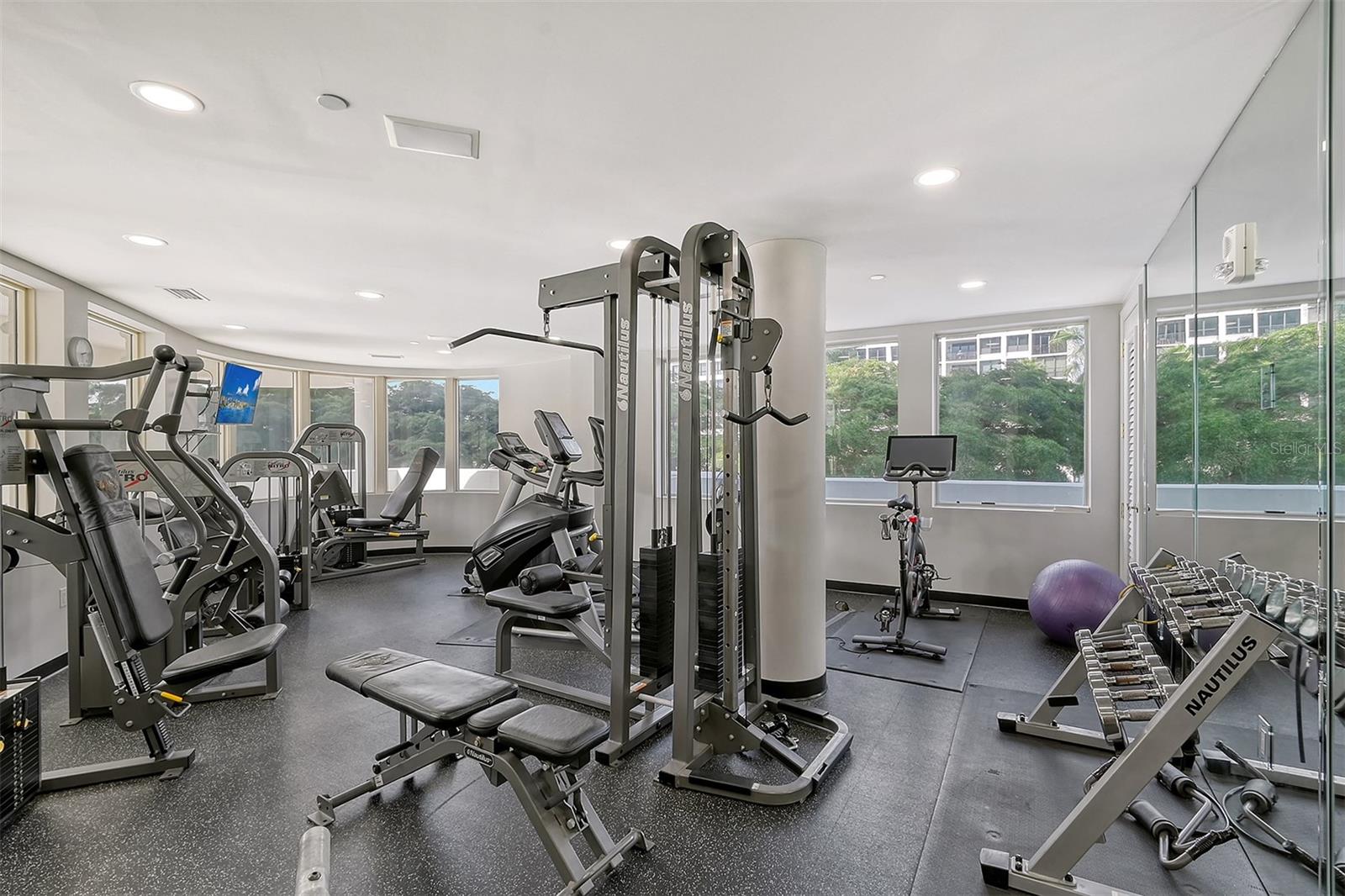 Image 49 of 55 For 128 Golden Gate Point 901b