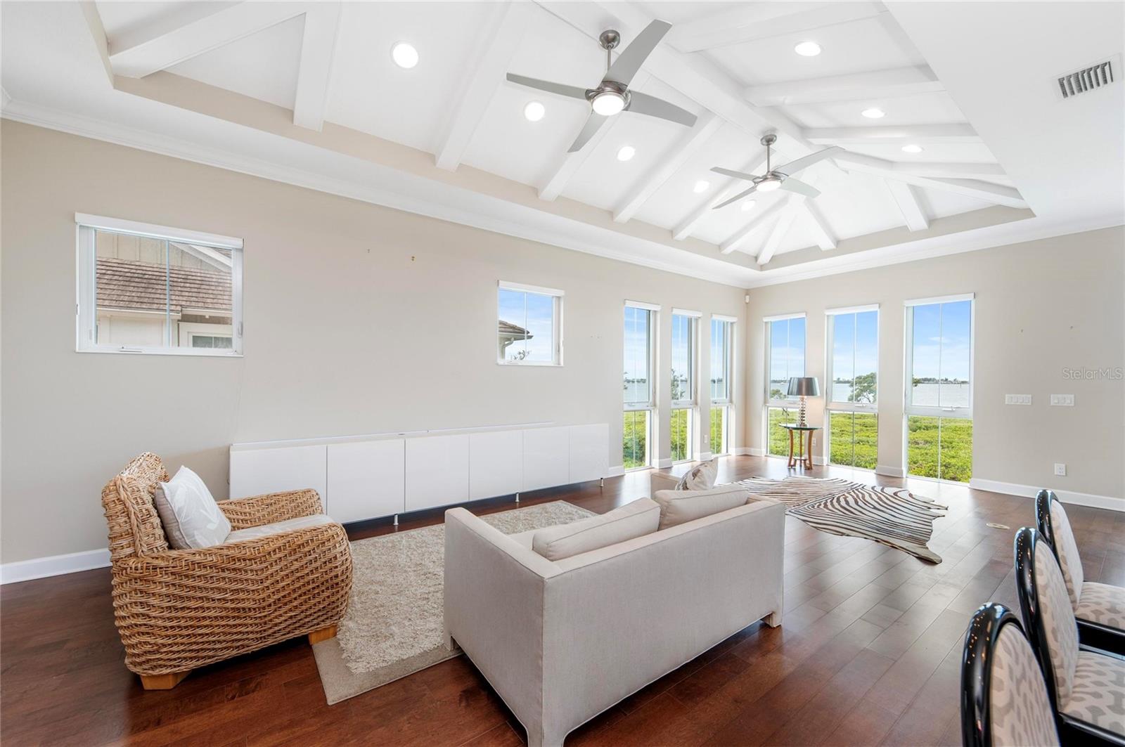 Image 17 of 100 For 342 Castaway Cay Drive 201