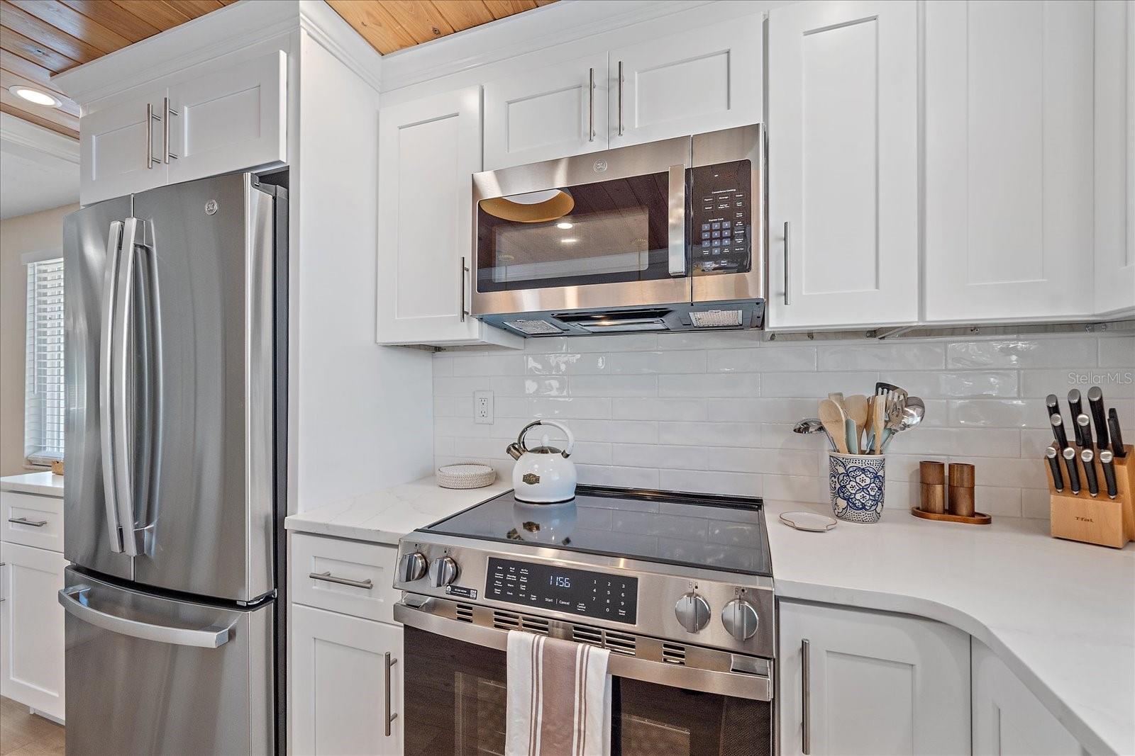 Listing photo id 9 for 914 Spanish Drive S 76