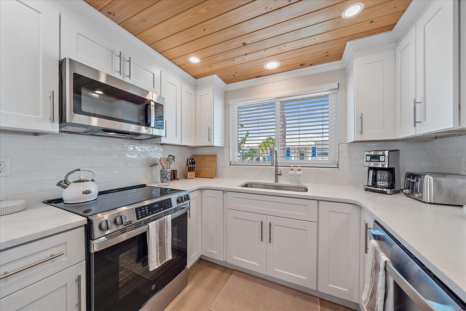 Listing photo id 11 for 914 Spanish Drive S 76