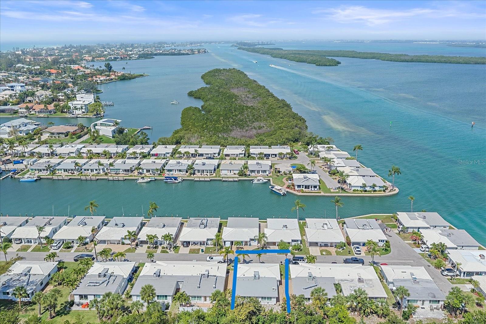 Listing photo id 26 for 914 Spanish Drive S 76