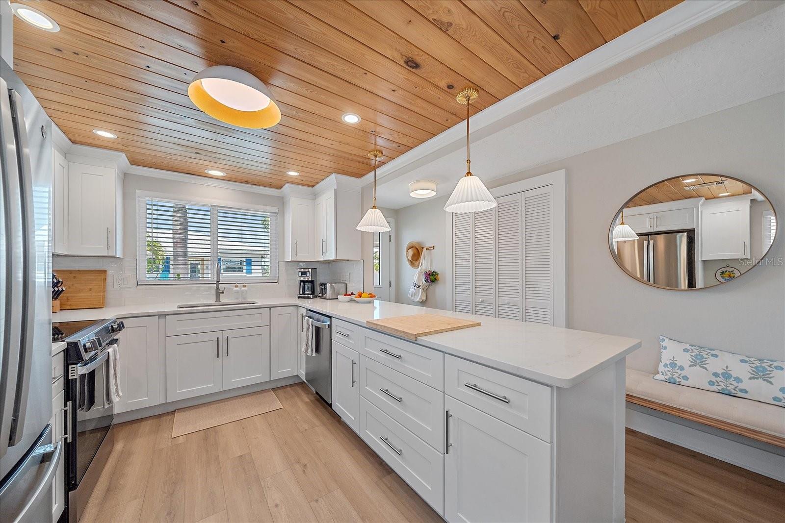 Listing photo id 7 for 914 Spanish Drive S 76