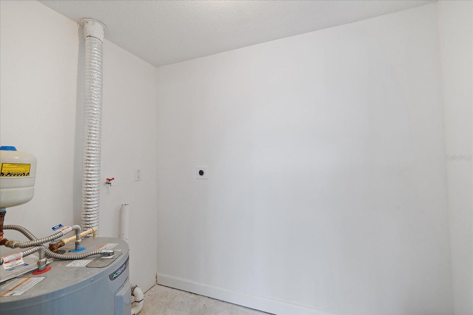 Listing photo id 9 for 730 Spanish Drive S 99