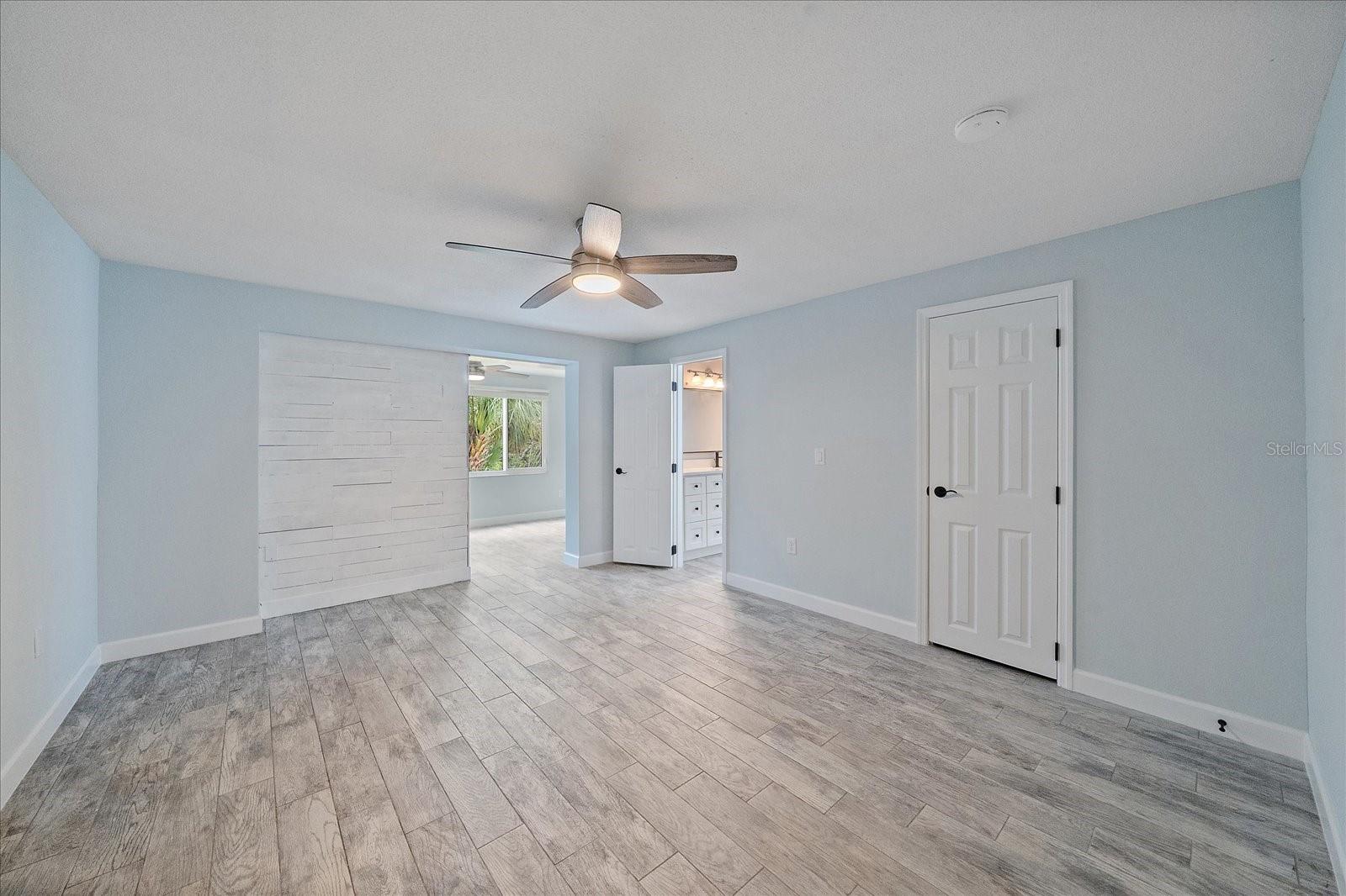 Listing photo id 13 for 730 Spanish Drive S 99