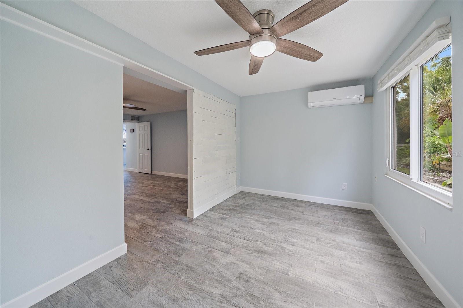 Listing photo id 18 for 730 Spanish Drive S 99