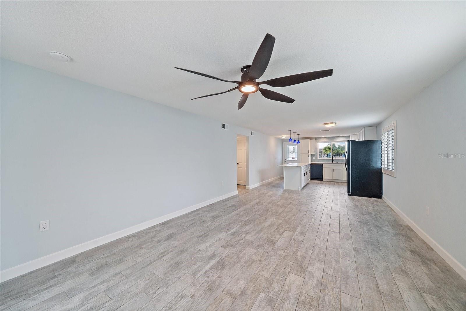 Listing photo id 21 for 730 Spanish Drive S 99