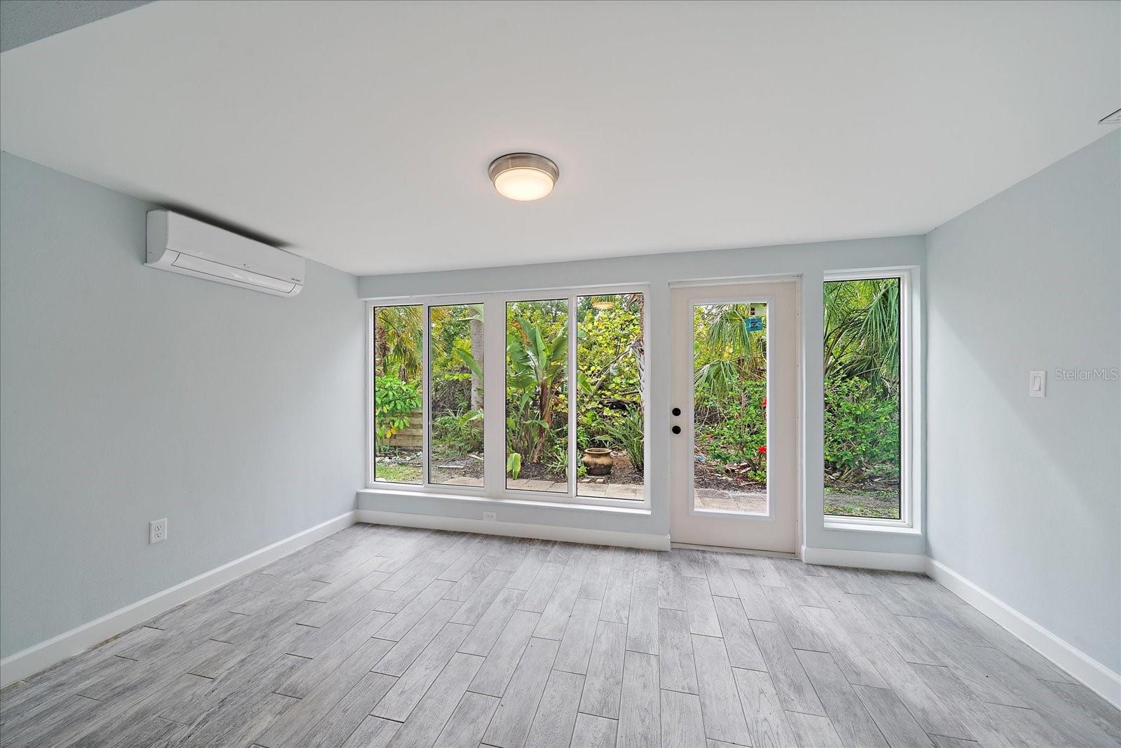 Listing photo id 23 for 730 Spanish Drive S 99