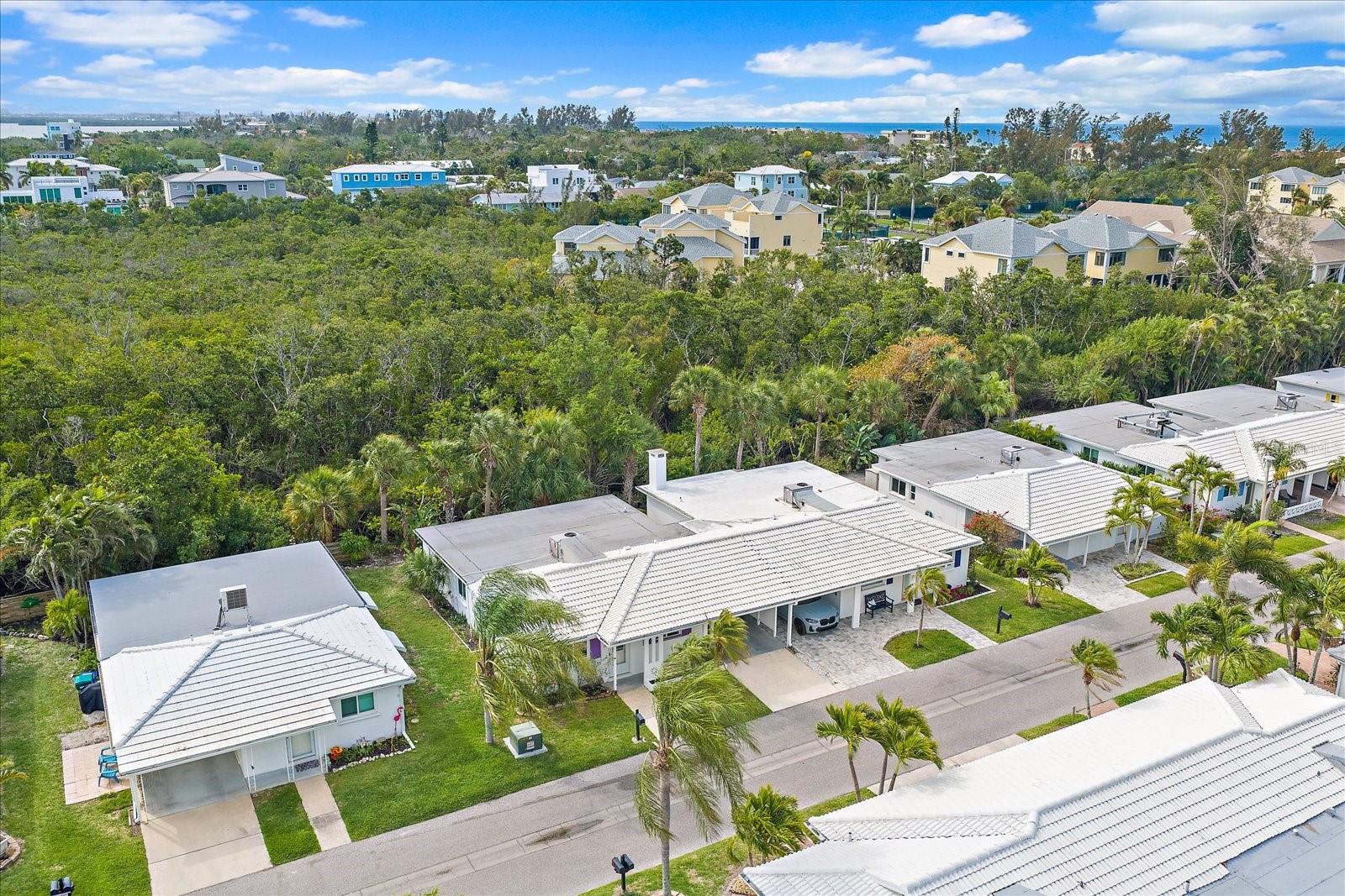 Listing photo id 28 for 730 Spanish Drive S 99