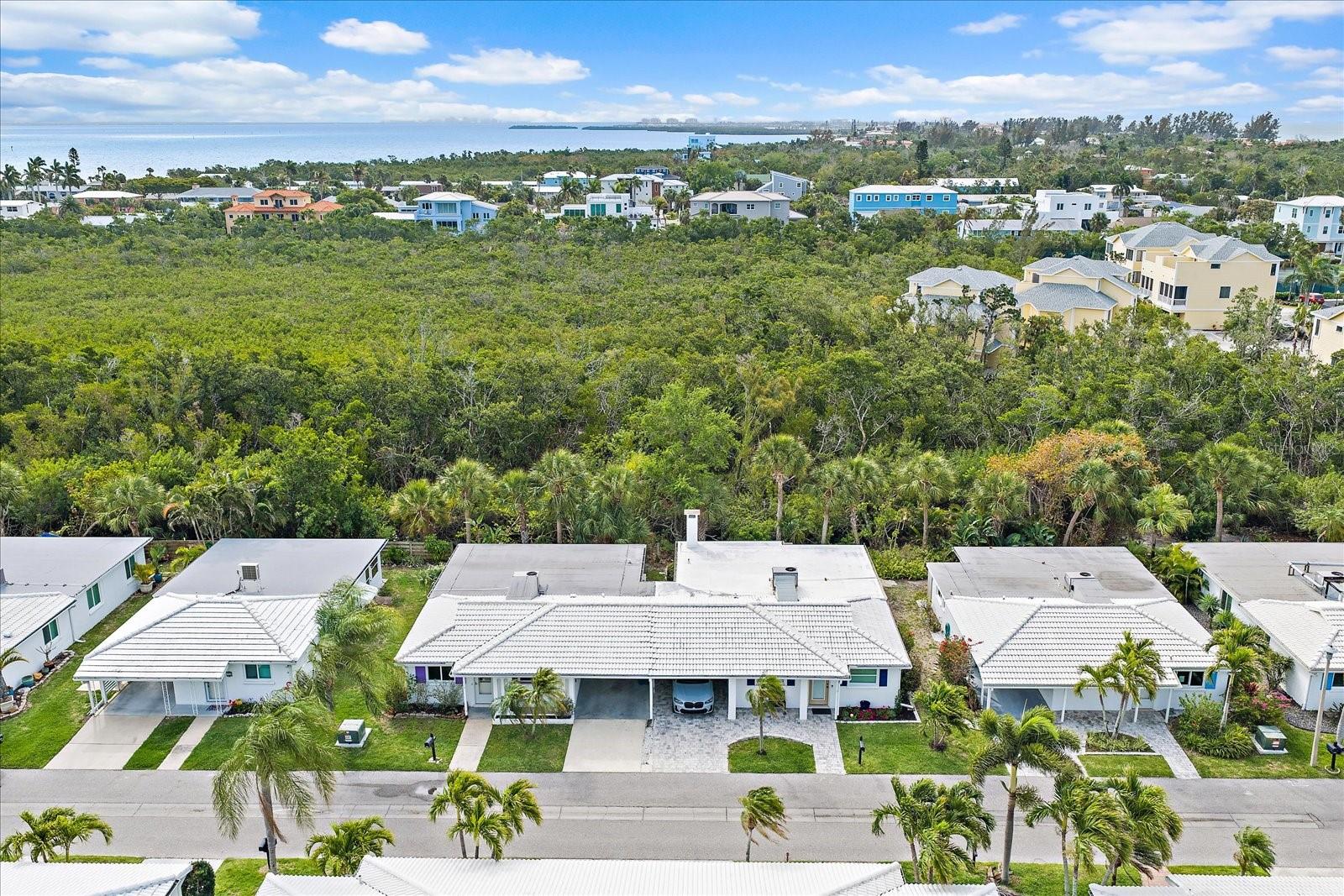 Listing photo id 33 for 730 Spanish Drive S 99