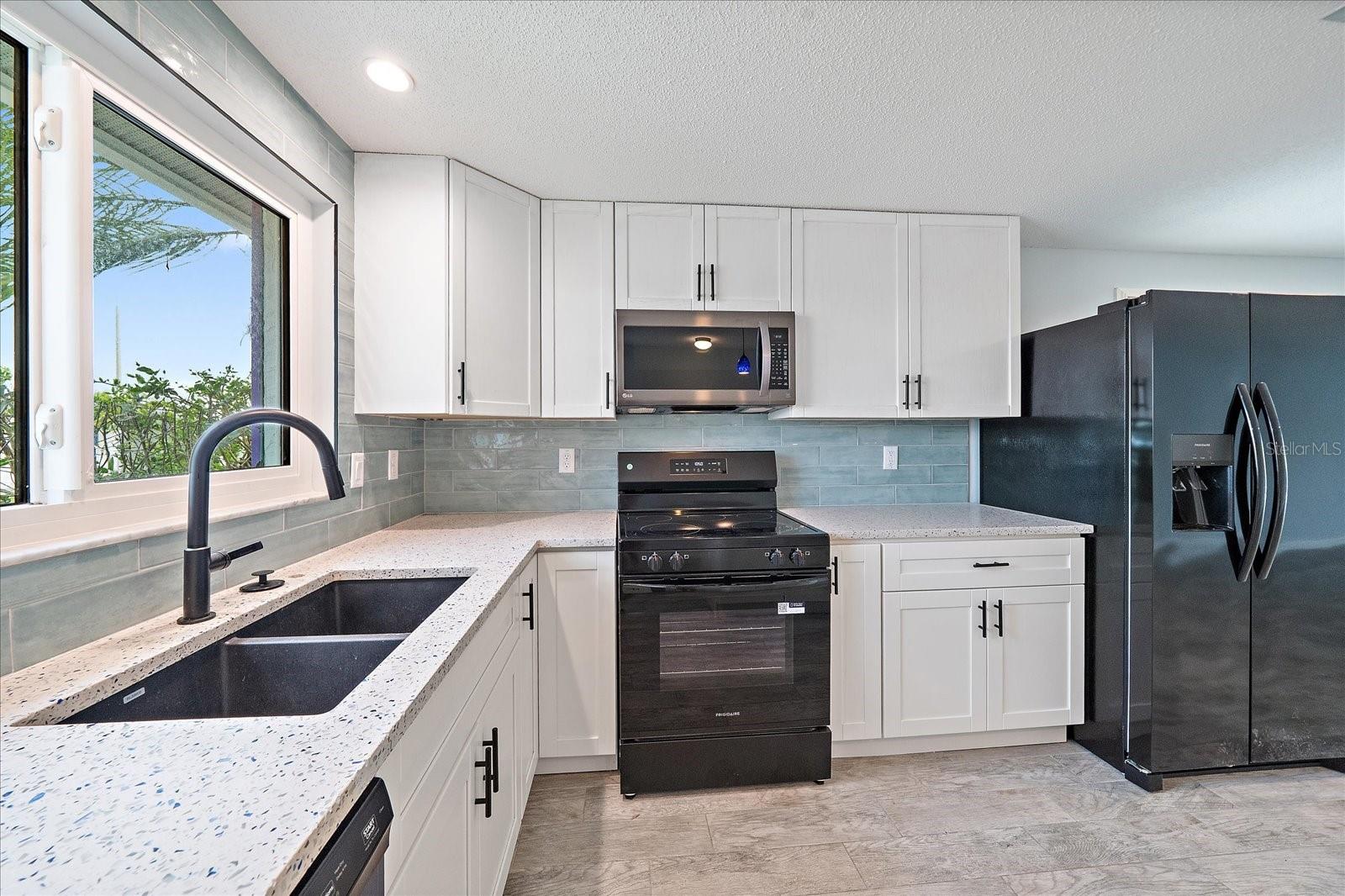 Listing photo id 4 for 730 Spanish Drive S 99