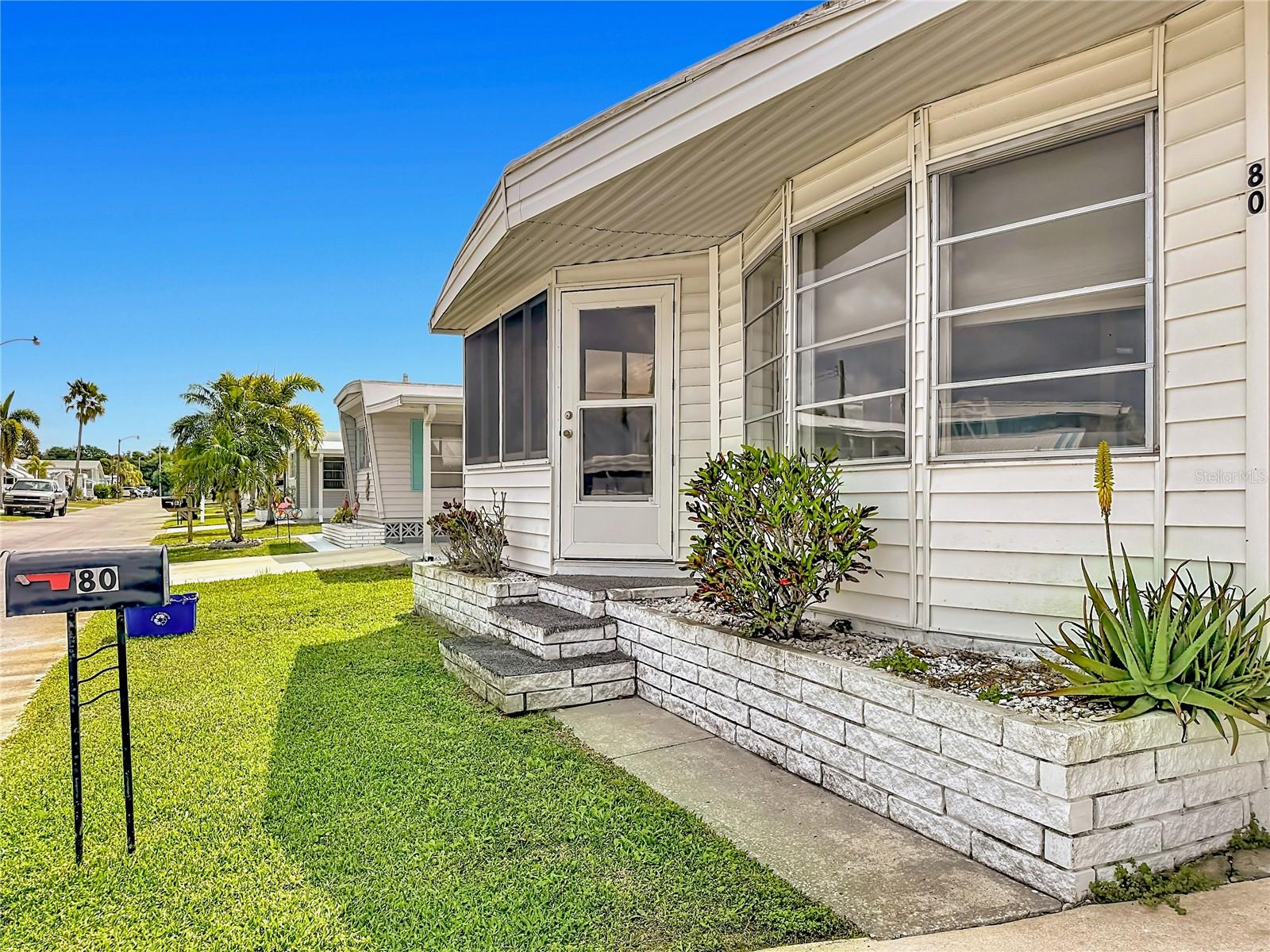 Image 3 of 30 For 80 Del Rio Drive