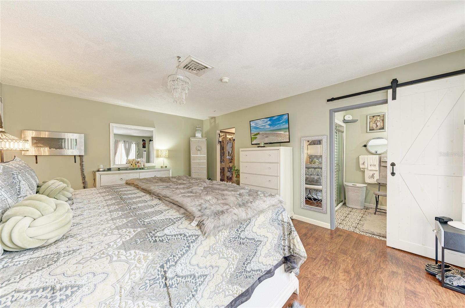 Image 20 of 37 For 7236 Las Casas Dr