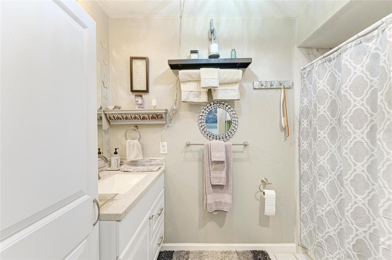 Image 28 of 37 For 7236 Las Casas Dr