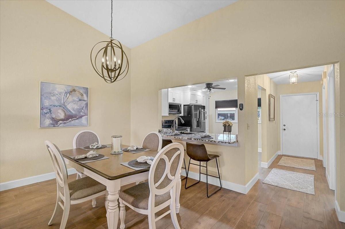 Image 11 of 35 For 892 Country Club Circle 50