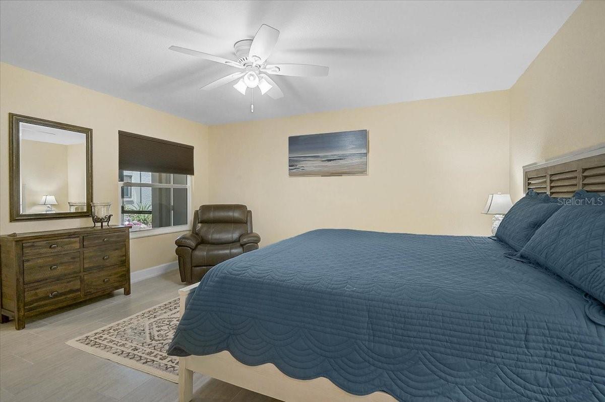 Image 17 of 35 For 892 Country Club Circle 50