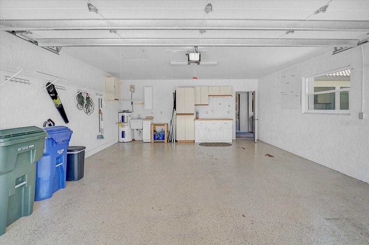 Image 24 of 35 For 892 Country Club Circle 50