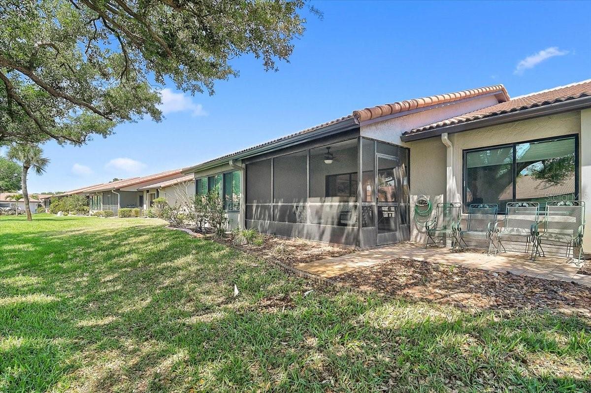 Image 27 of 35 For 892 Country Club Circle 50