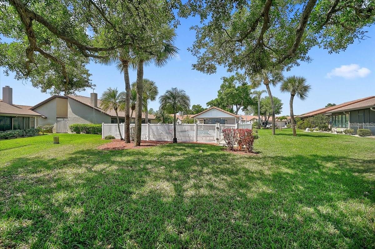 Image 28 of 35 For 892 Country Club Circle 50