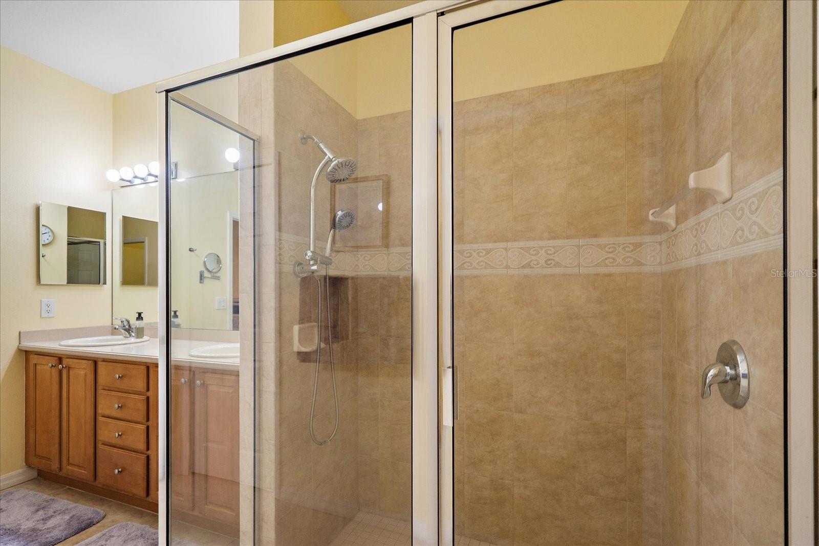 Image 15 of 27 For 11547 52nd Court E