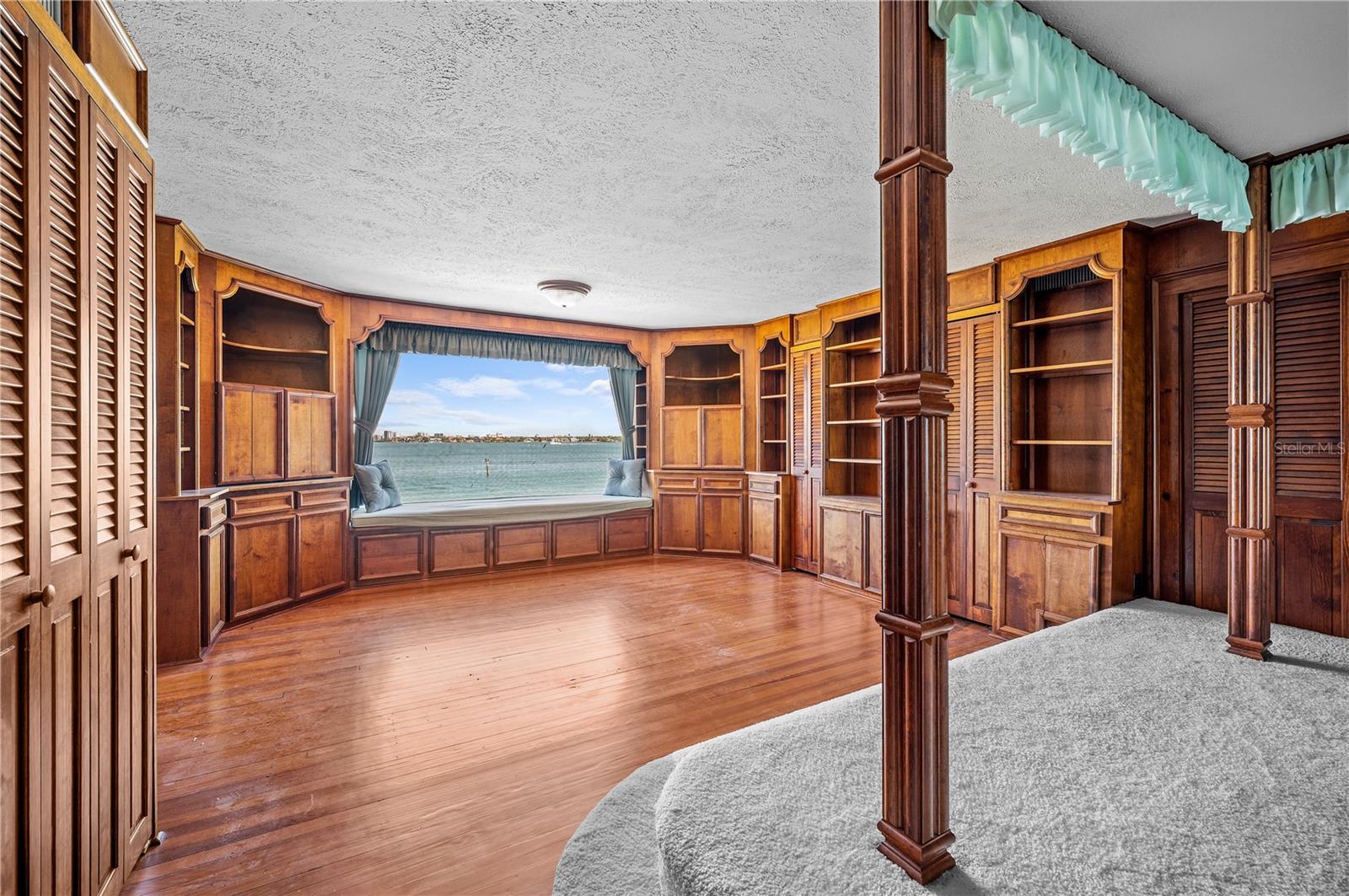 Image 31 of 39 For 679 Norsota Way