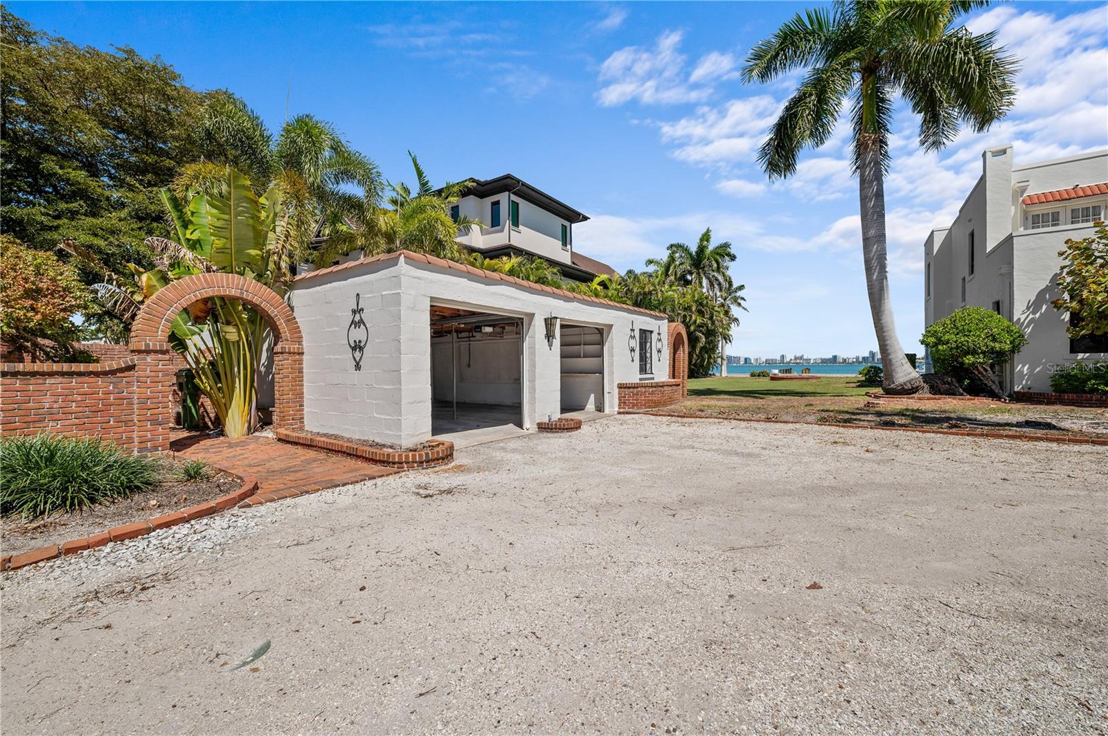 Image 7 of 39 For 679 Norsota Way