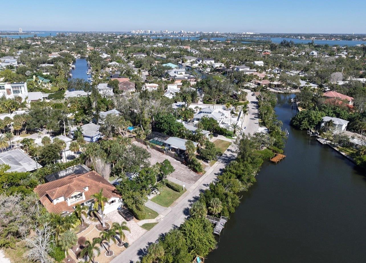 Image 10 of 19 For 671 Avenida Del Norte