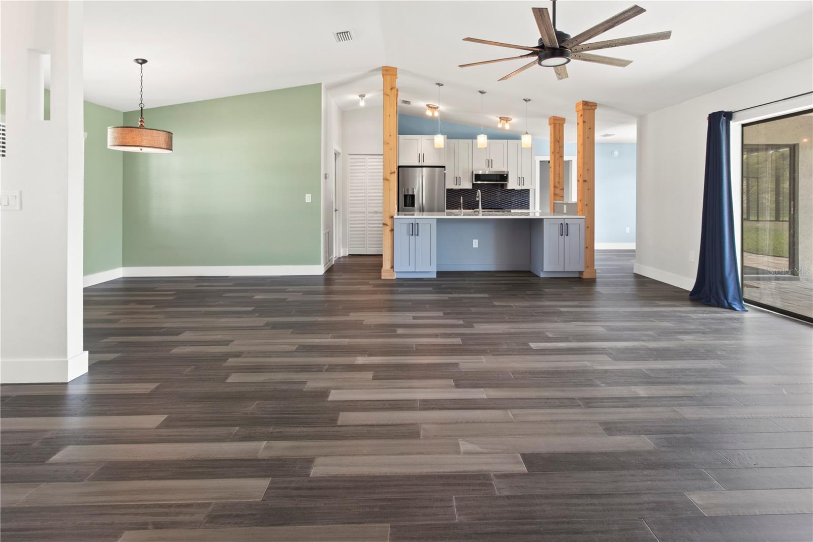 Image 13 of 49 For 4702 Glenbrooke Terrace