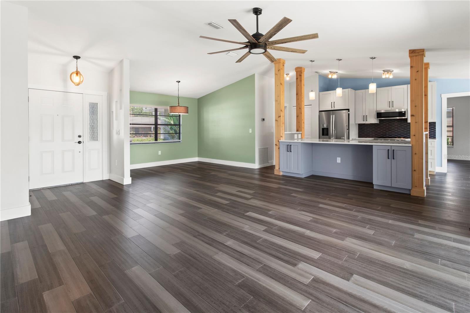 Image 14 of 49 For 4702 Glenbrooke Terrace