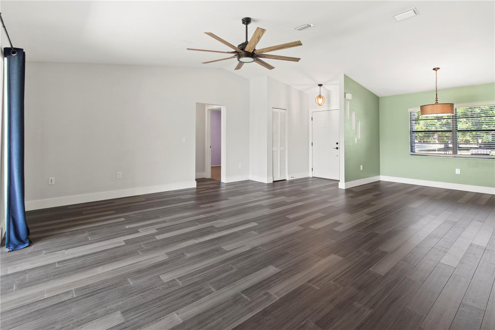 Image 16 of 49 For 4702 Glenbrooke Terrace