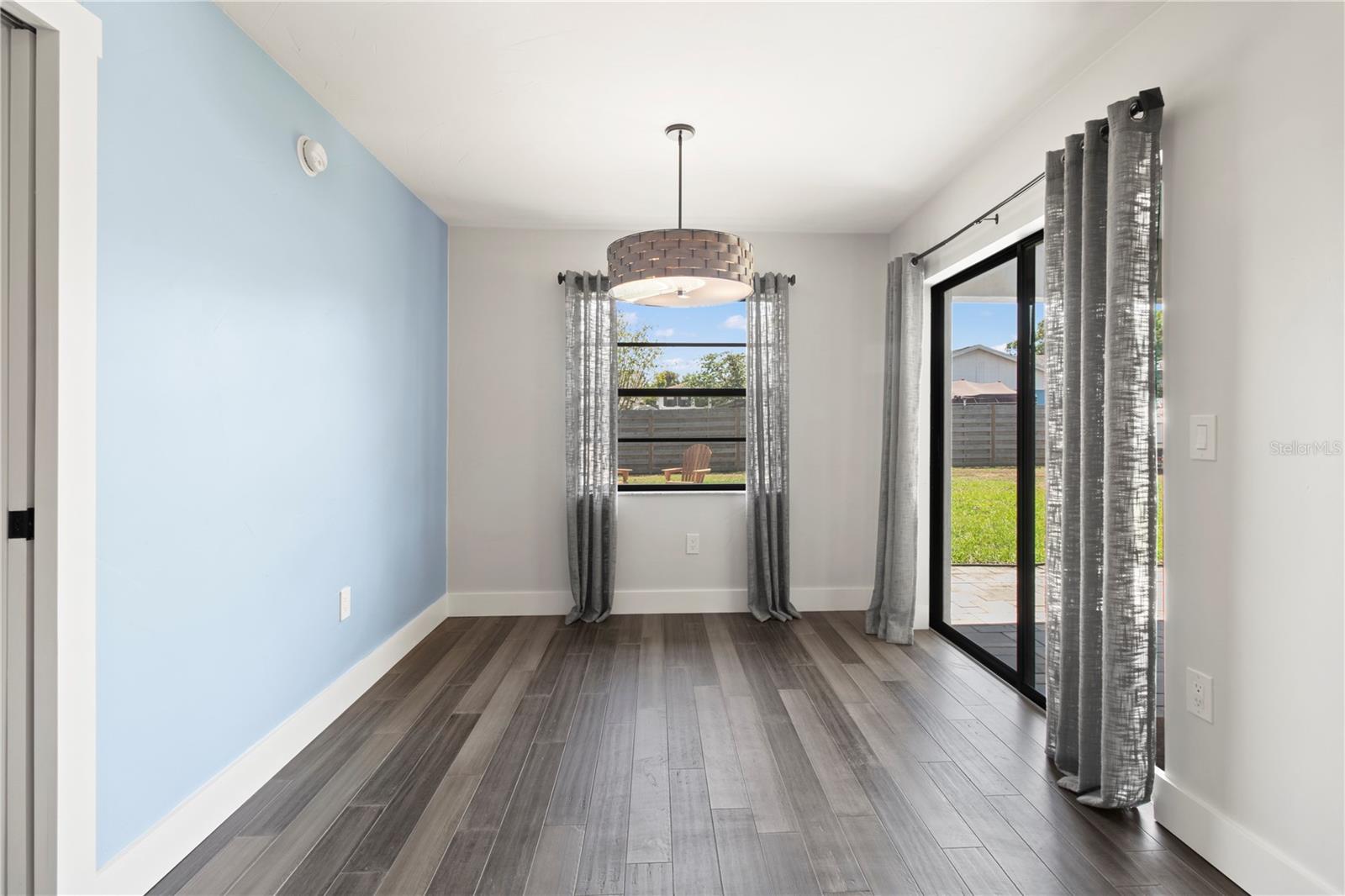 Image 23 of 49 For 4702 Glenbrooke Terrace