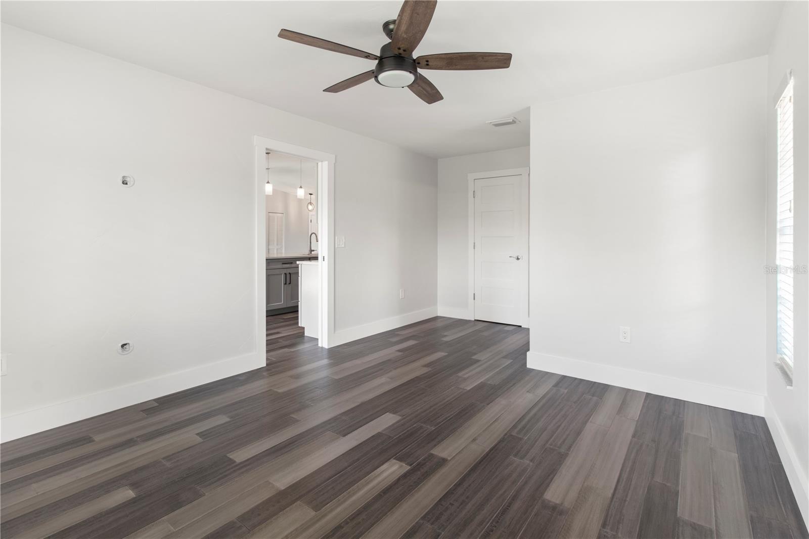 Image 27 of 49 For 4702 Glenbrooke Terrace