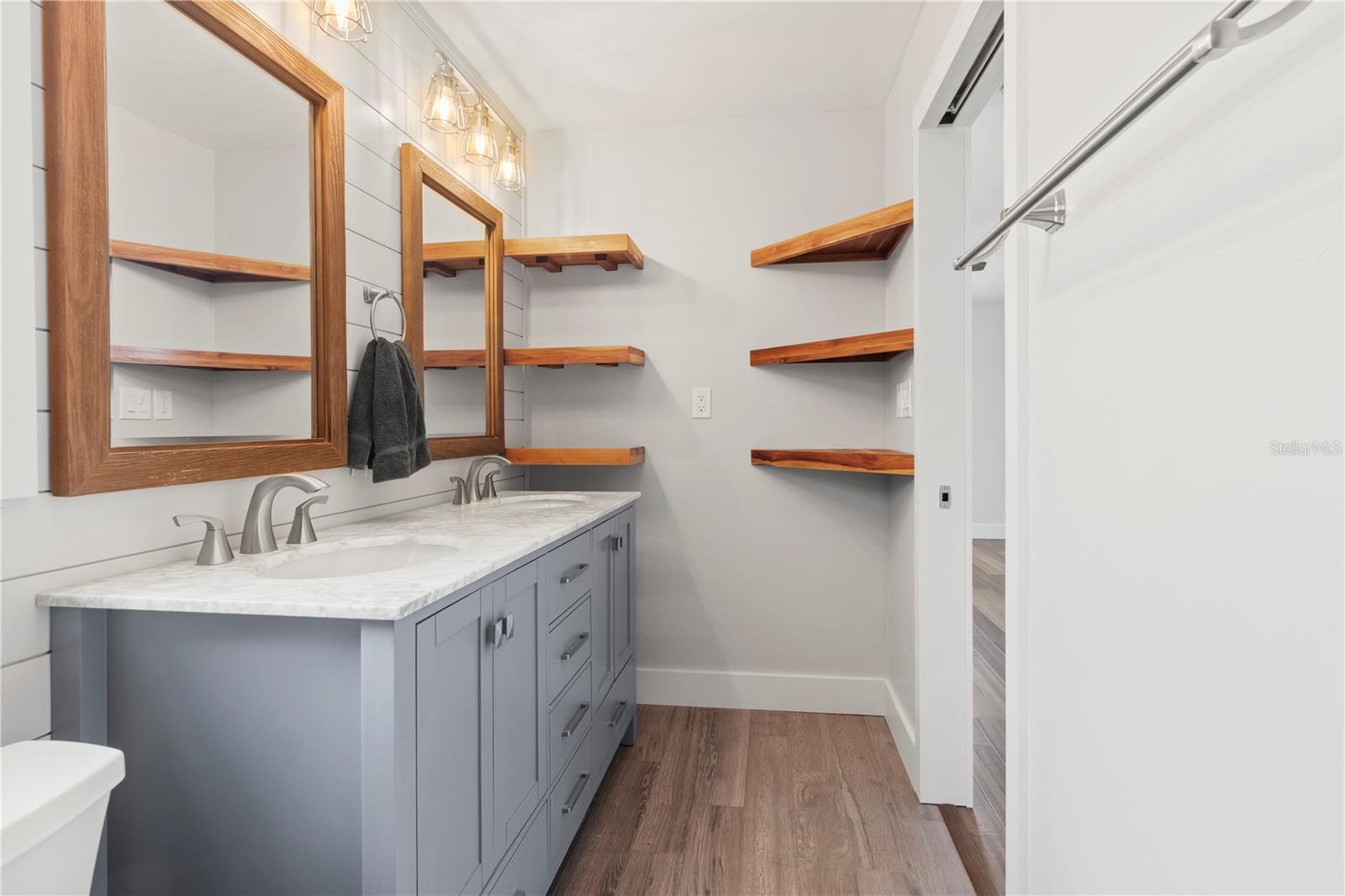 Image 31 of 49 For 4702 Glenbrooke Terrace