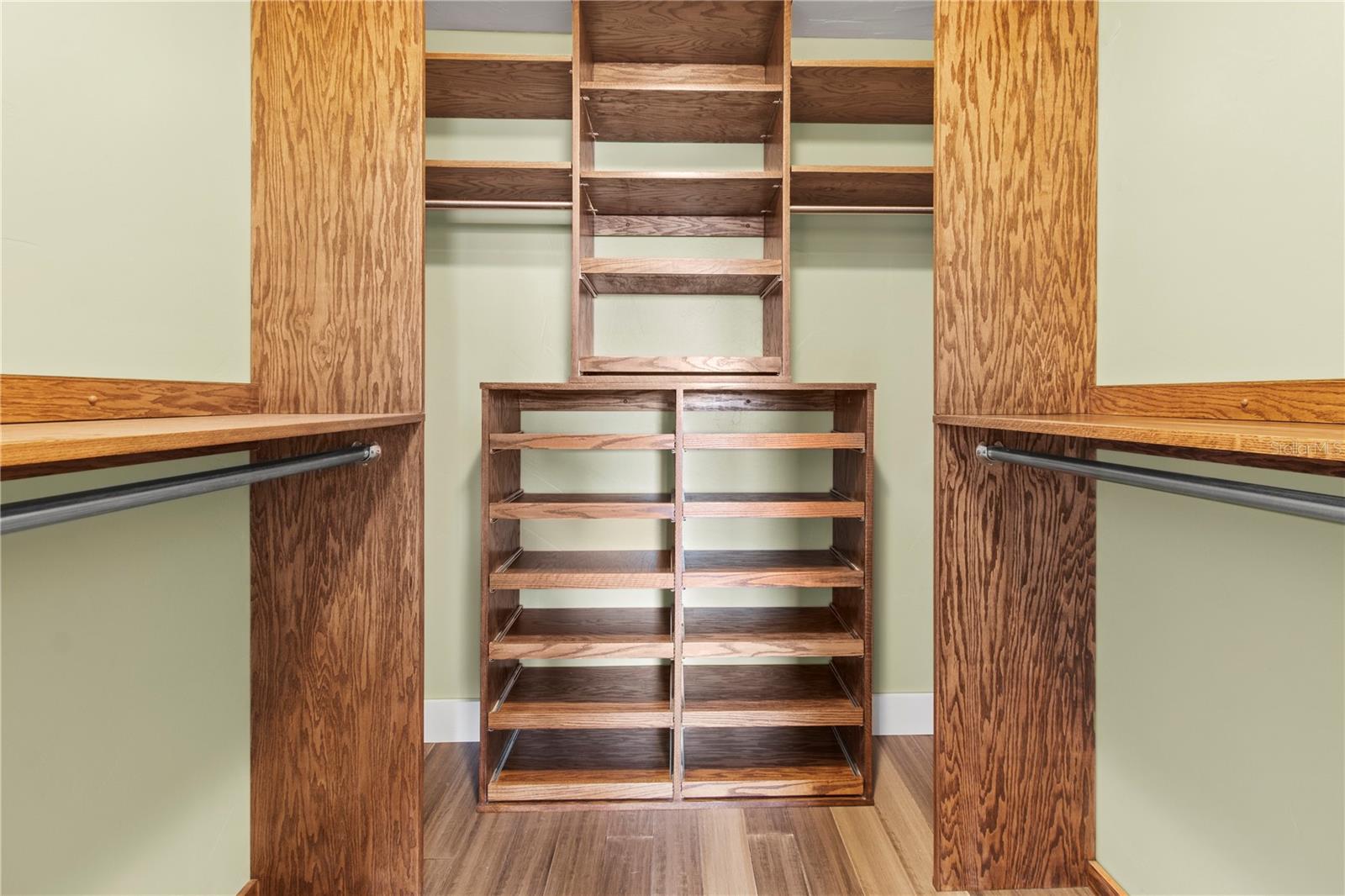 Image 32 of 49 For 4702 Glenbrooke Terrace