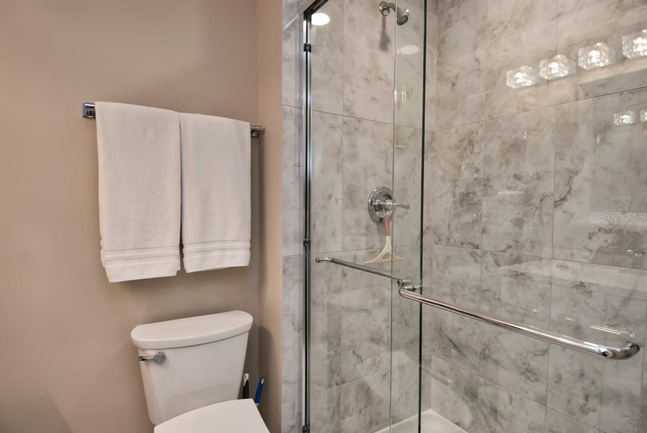 Image 16 of 32 For 2121 Wood Street 201