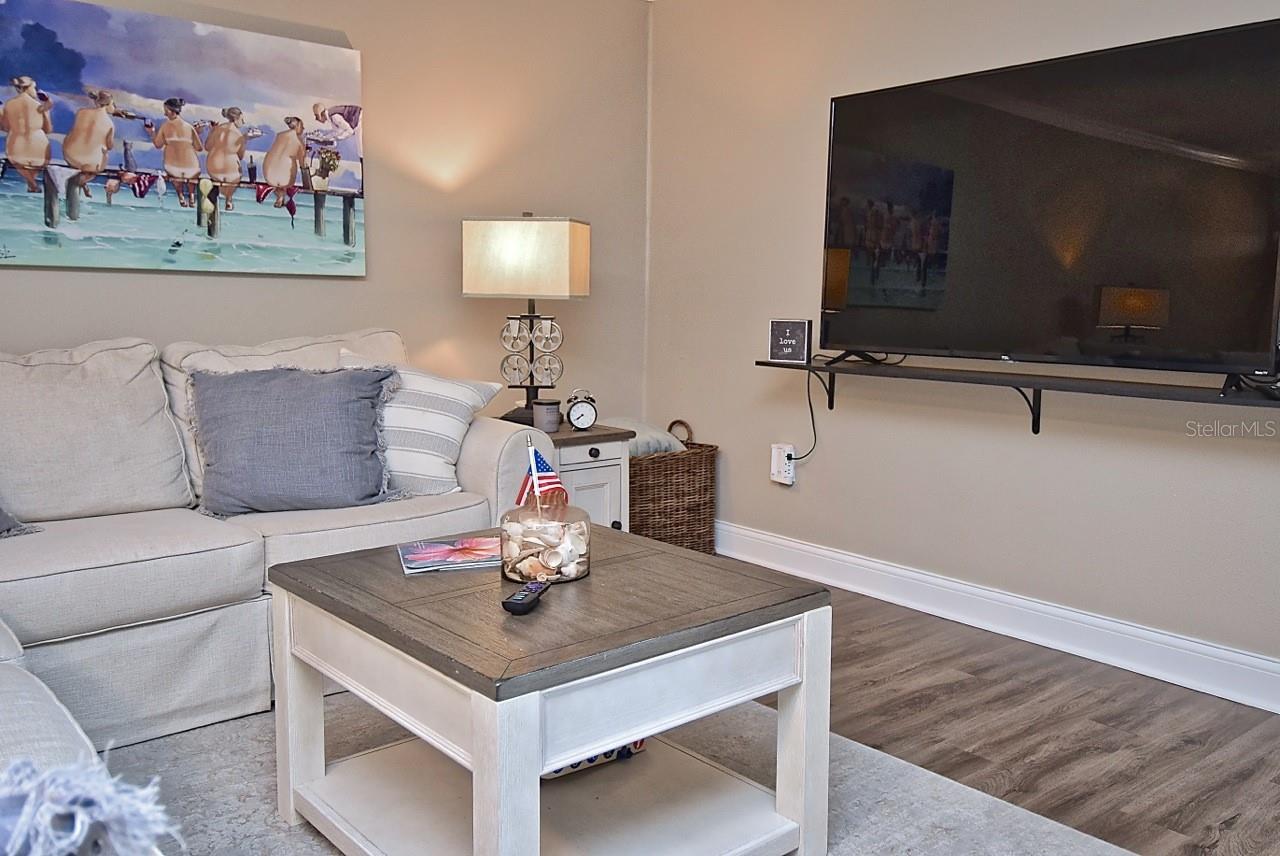 Image 6 of 32 For 2121 Wood Street 201