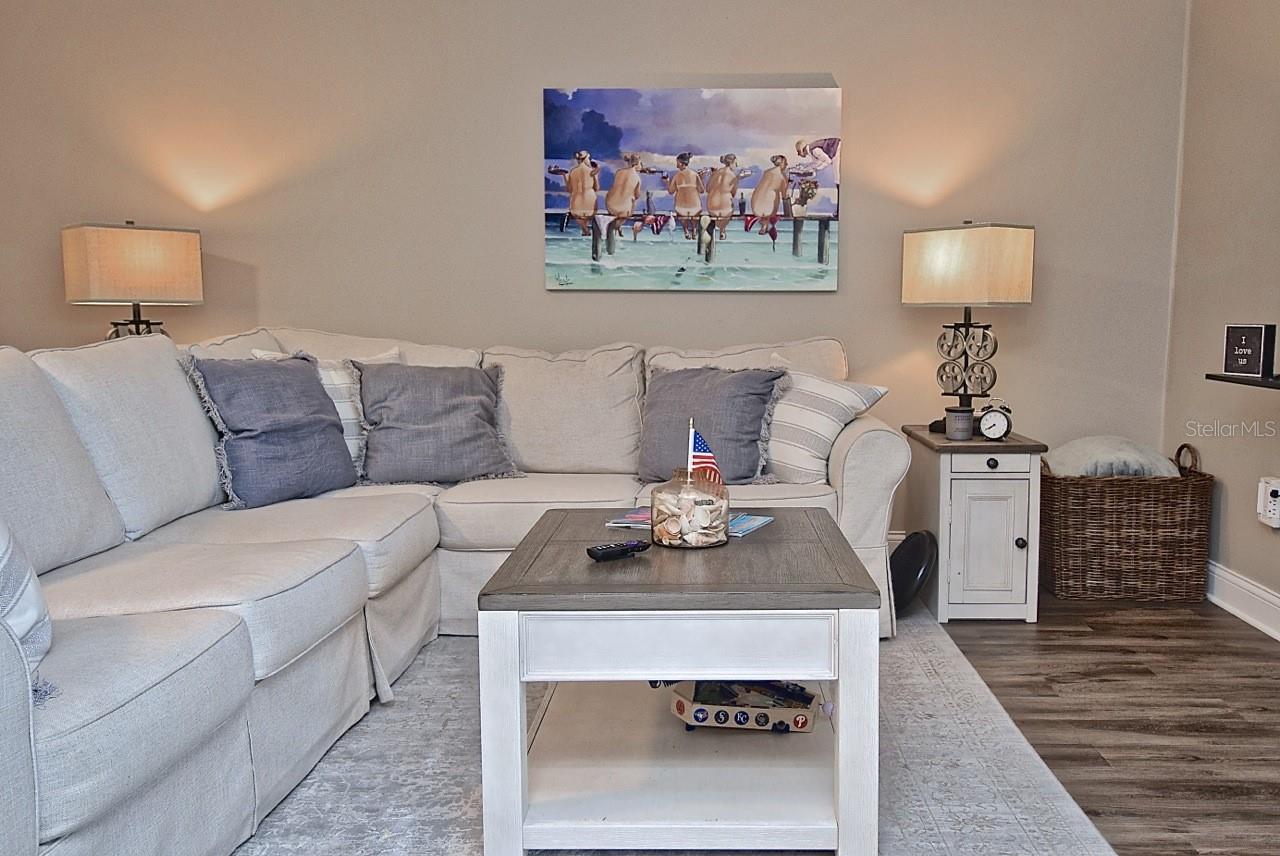 Image 7 of 32 For 2121 Wood Street 201