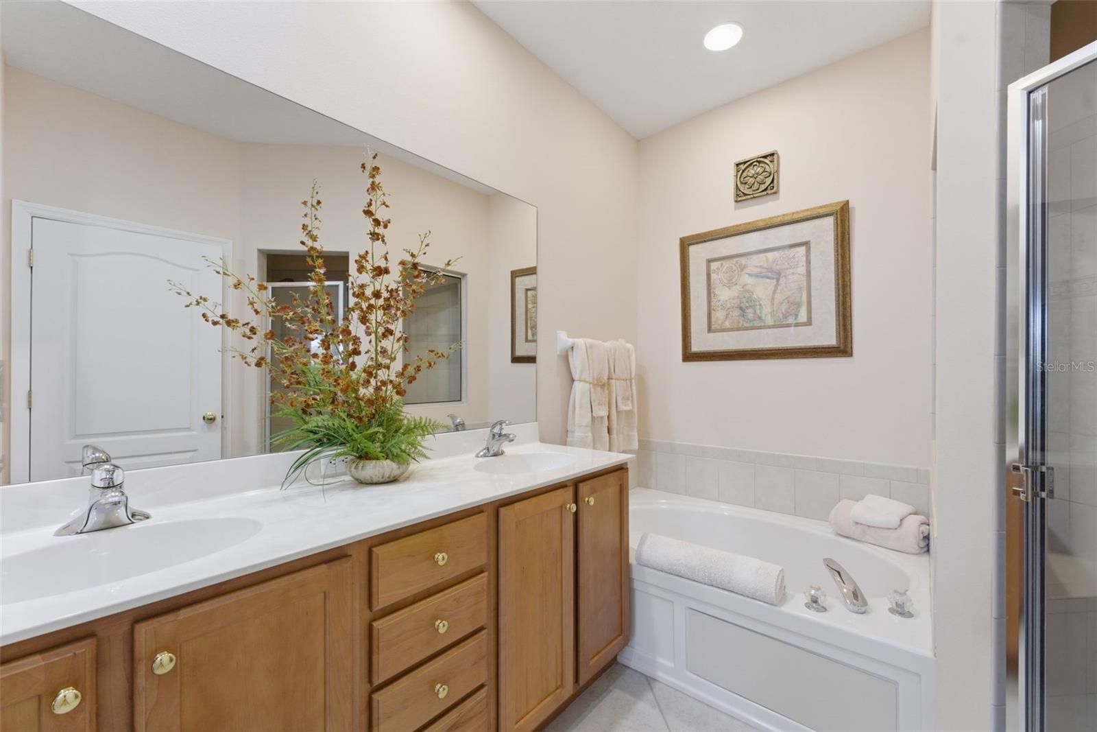 Image 18 of 26 For 4924 Whispering Oaks Drive