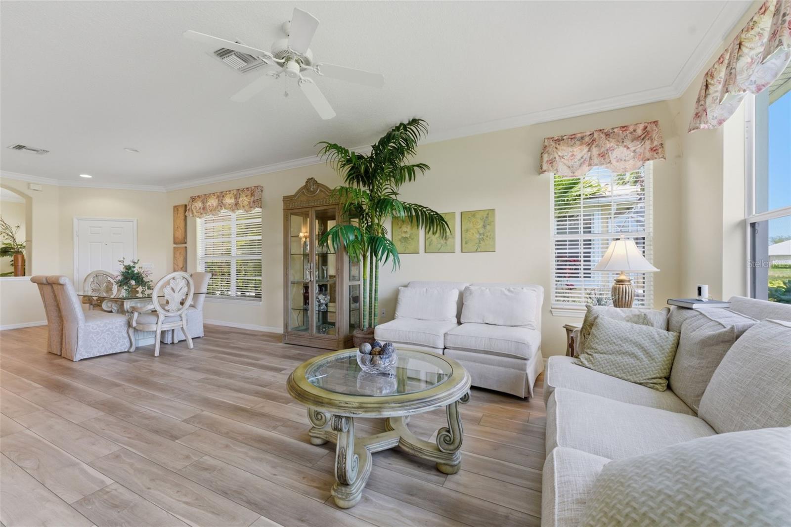 Image 4 of 26 For 4924 Whispering Oaks Drive