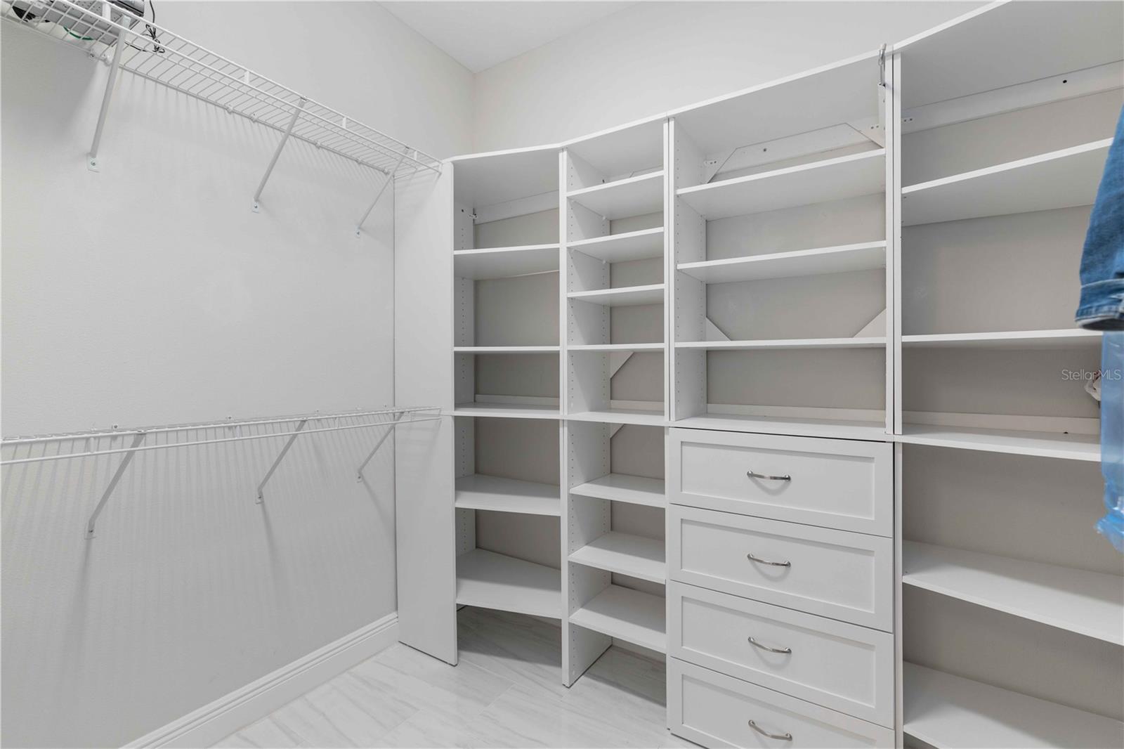 Image 31 of 50 For 993 Crosswind Avenue