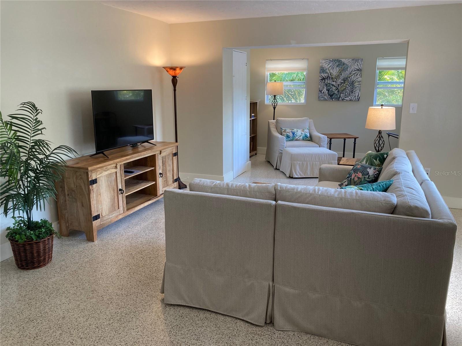 Image 10 of 45 For 1415 School Avenue