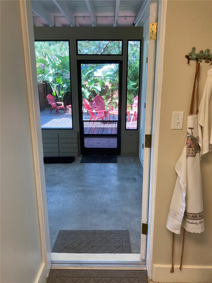 Image 18 of 45 For 1415 School Avenue