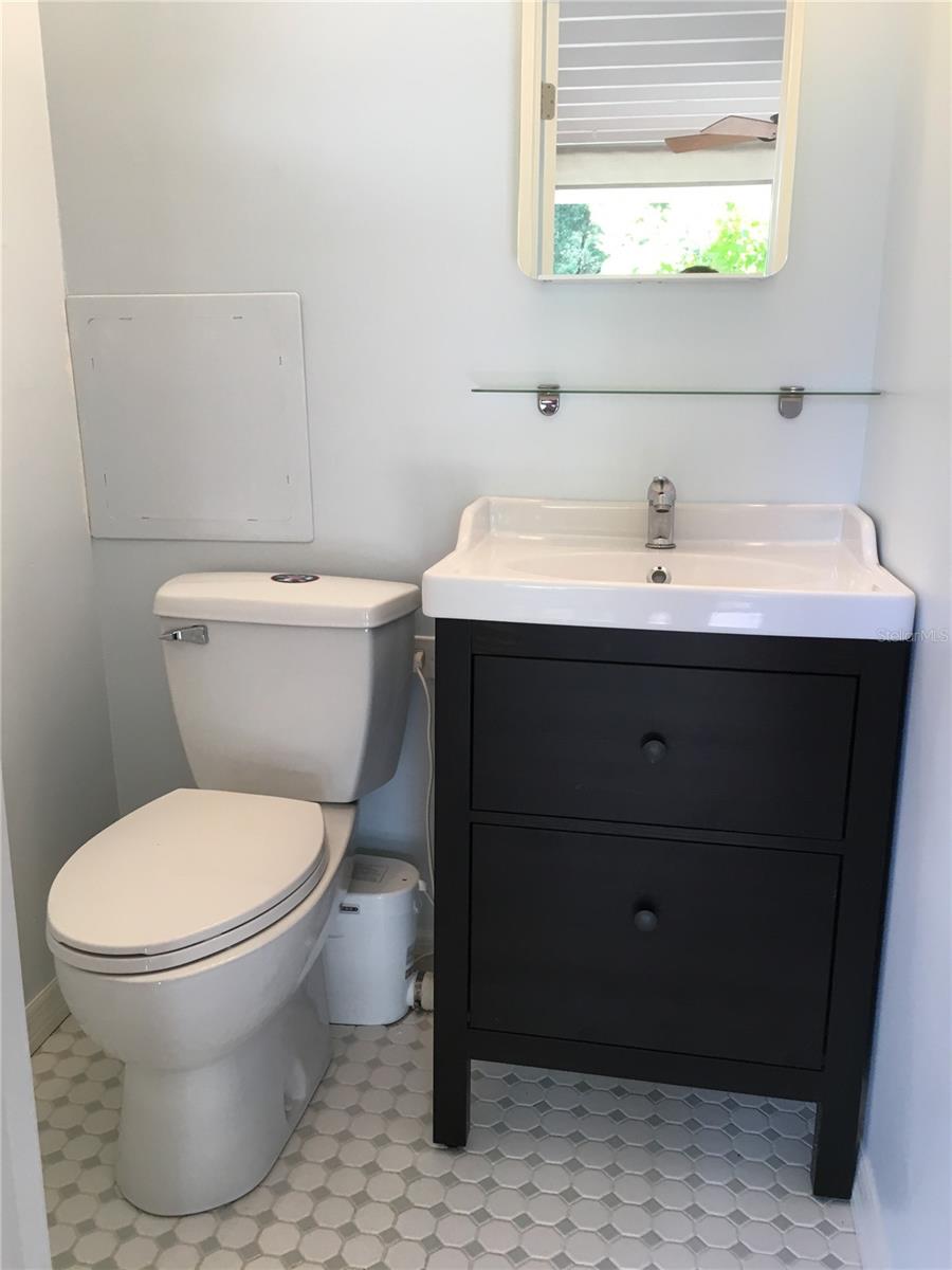 Image 22 of 45 For 1415 School Avenue