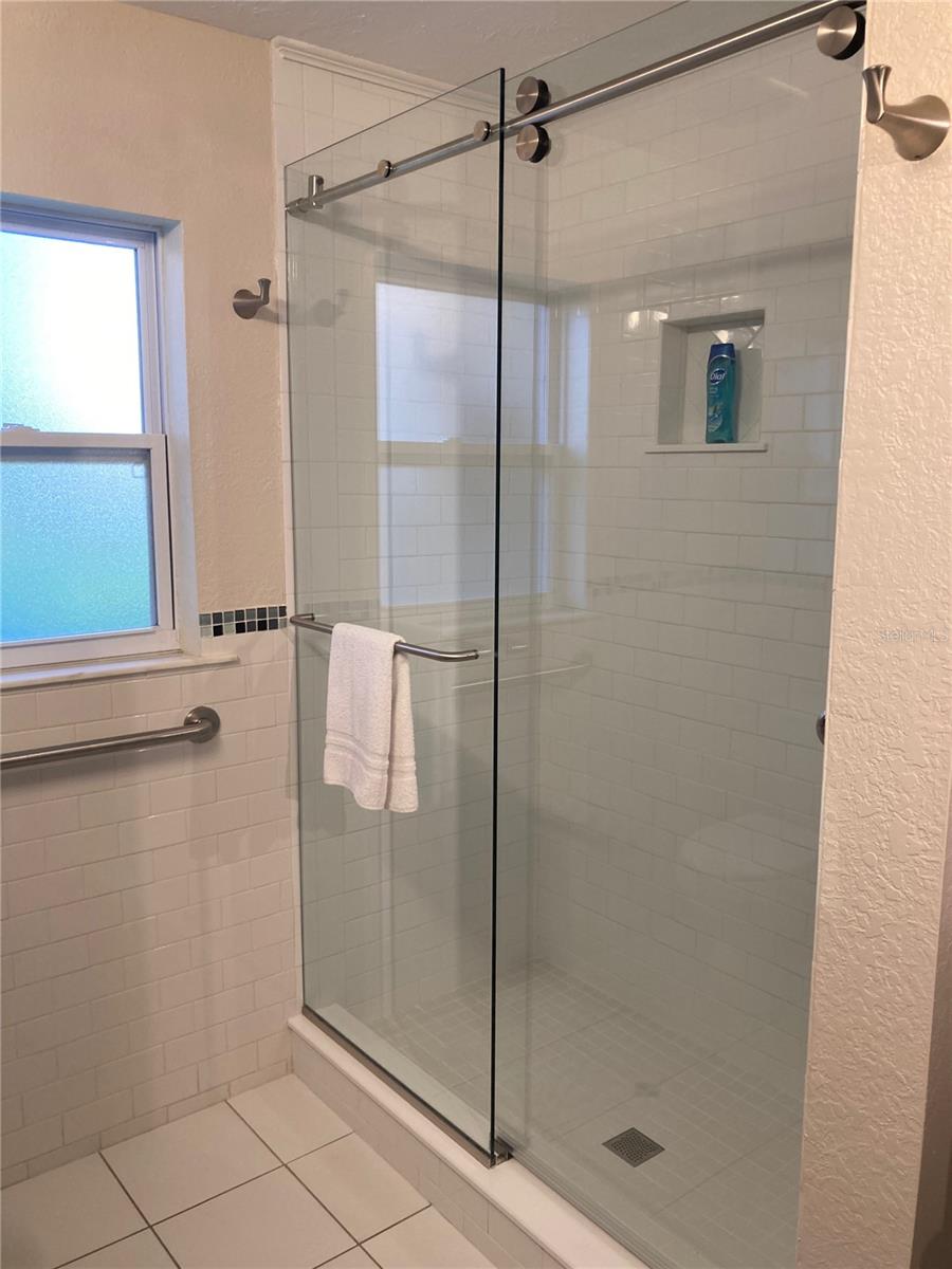 Image 39 of 45 For 1415 School Avenue